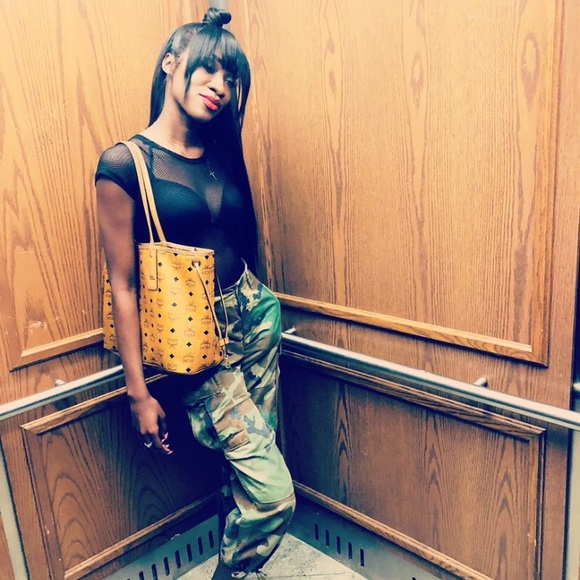 Meet your Posher, Devieyon - Picture 1 of 1